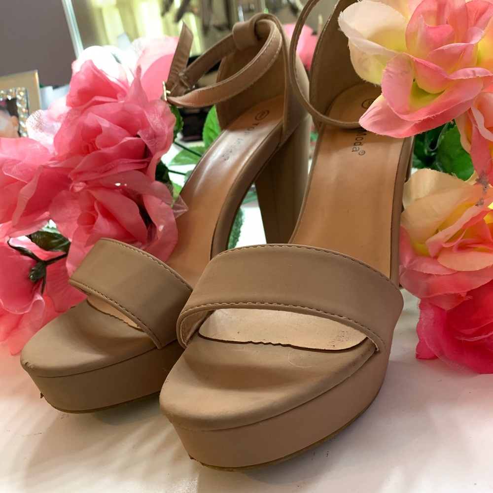 𝓝𝓾𝓭𝓮 𝓼𝓽𝓸𝓬𝓴𝔂 𝓱𝓮𝓮𝓵𝓼